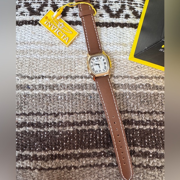 Invicta Wildflower Women’s Watch 27mm Brown Leather Strap - Picture 2 of 7